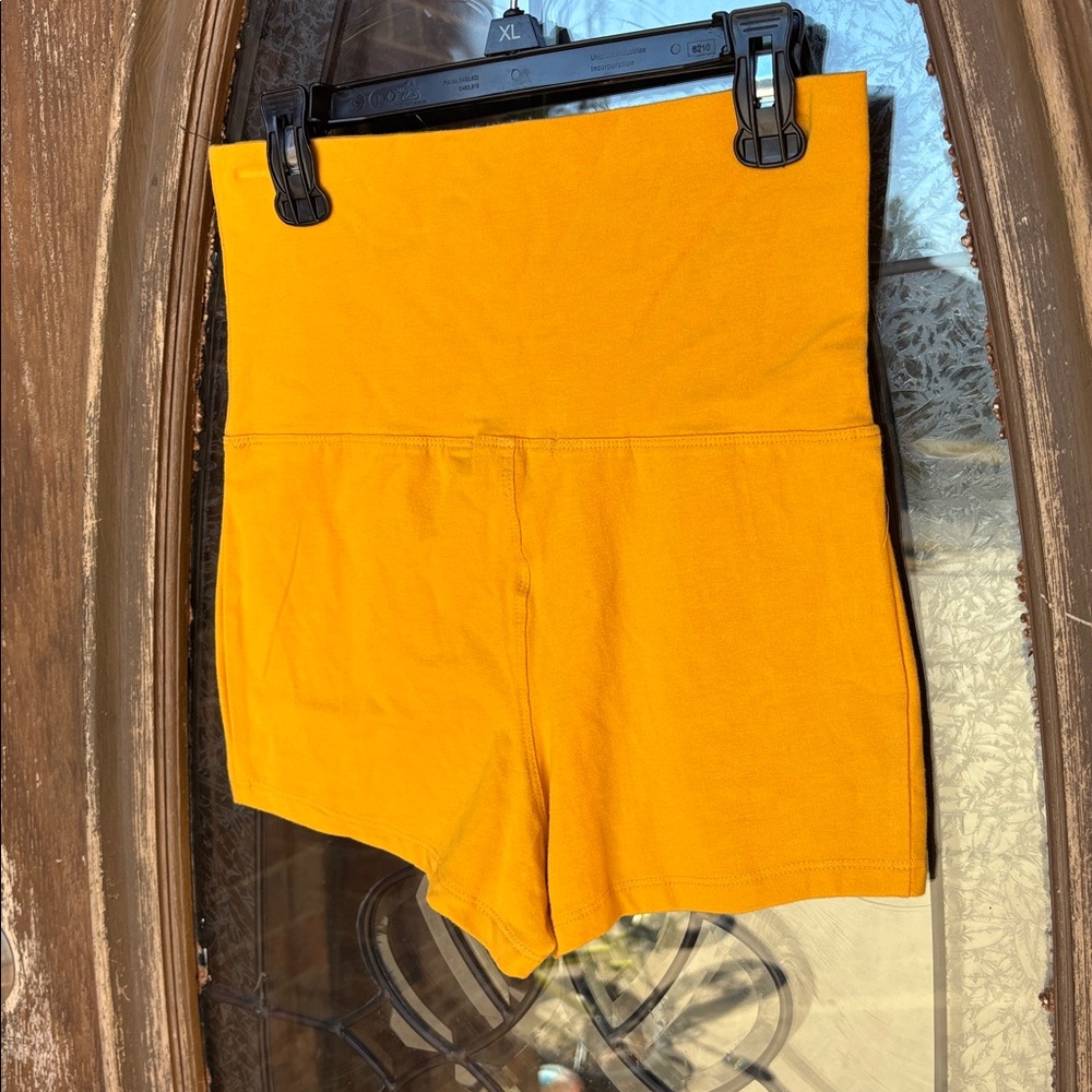 Active Basic High Rise Spandex Shorts! Small - Picture 2 of 4
